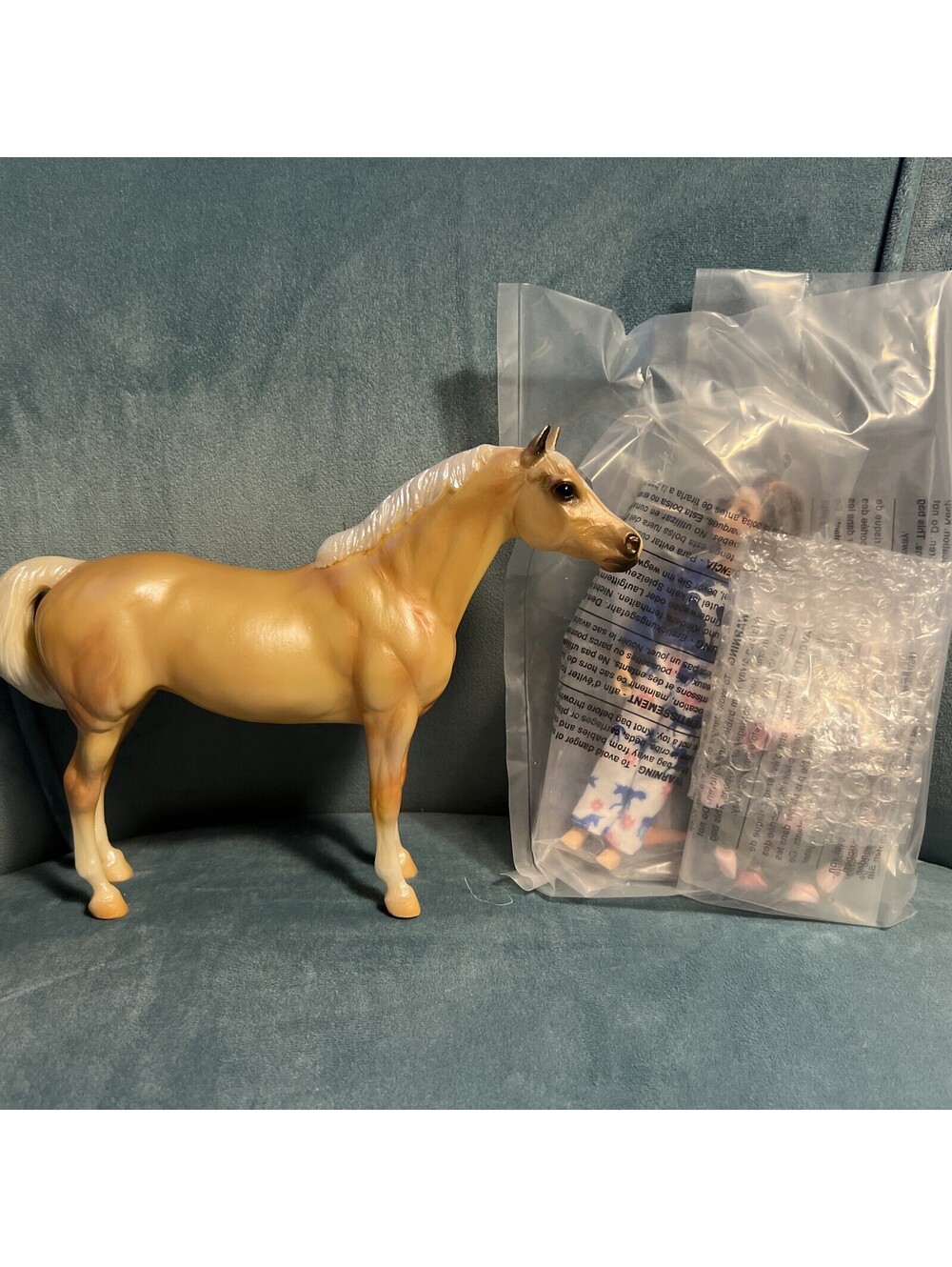 Breyer 2022 Holiday Pony Playset #712460 POA Palomino Mia w/ Doll & Acc. New